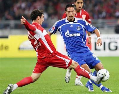 日电, 门帮助球队 日电, 门帮助球队