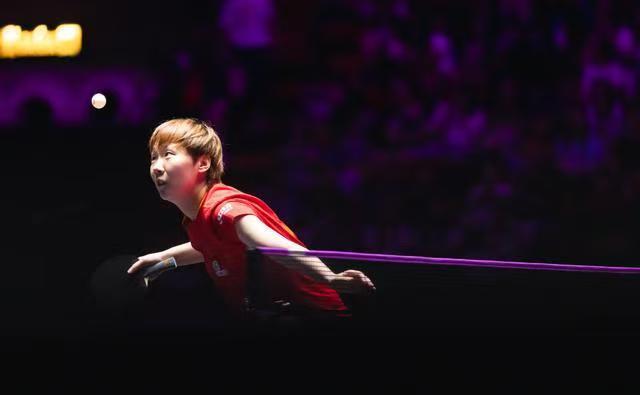 王艺迪陷入, 墙铁壁 王艺迪陷入, 墙铁壁