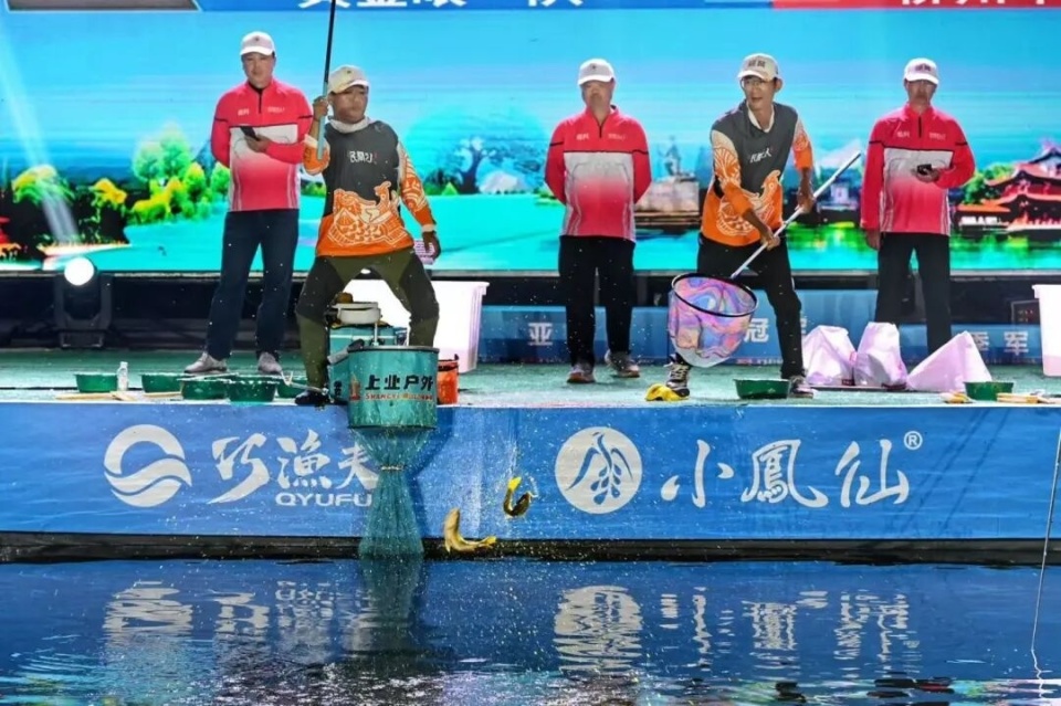 亿元, src, 夺得亚军 亿元, src, 夺得亚军