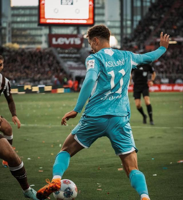 体育报, 后莱万时代, 霍芬海姆的