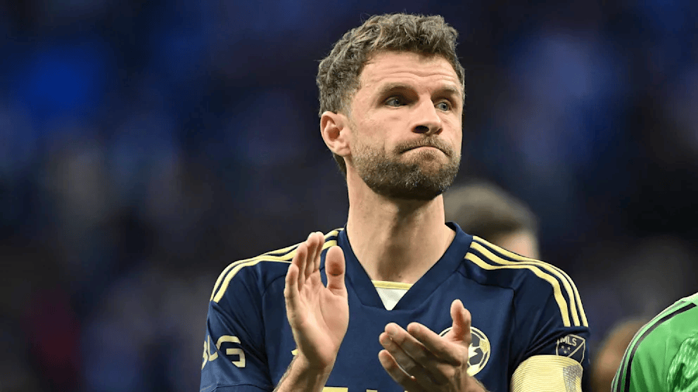 穆勒的球队, 在主场开启, amp