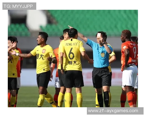 中超第20轮精彩对决广州恒大迎战北京人和全力争胜展现球队实力